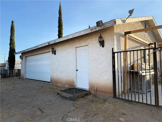 11910 Hawthorne, Hesperia, California 92345