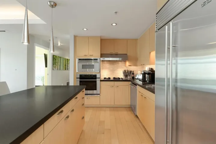 645 Front St. 1910, San Diego, California 92101