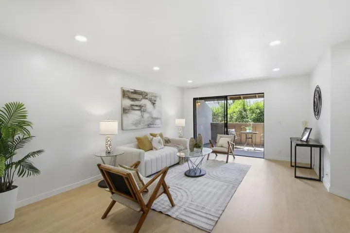 2201 Monroe Street 204, Santa Clara, California 95050