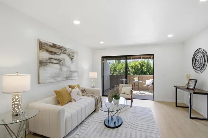 2201 Monroe Street 204, Santa Clara, California 95050