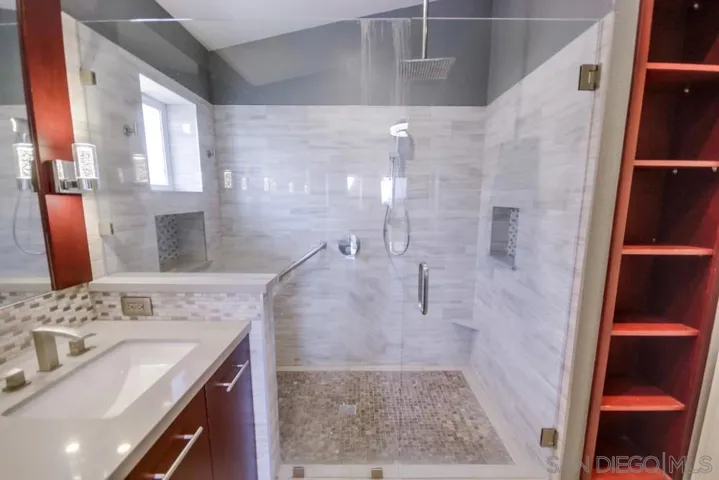 2703 Lobelia, Alpine, California 91901