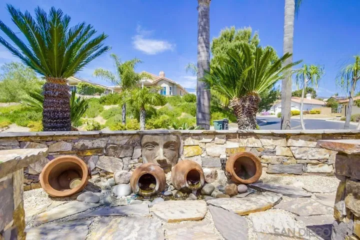 2703 Lobelia, Alpine, California 91901