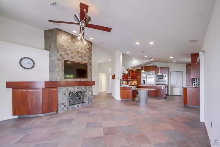 2703 Lobelia, Alpine, California 91901
