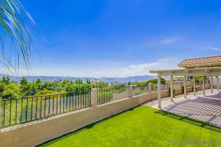 2703 Lobelia, Alpine, California 91901