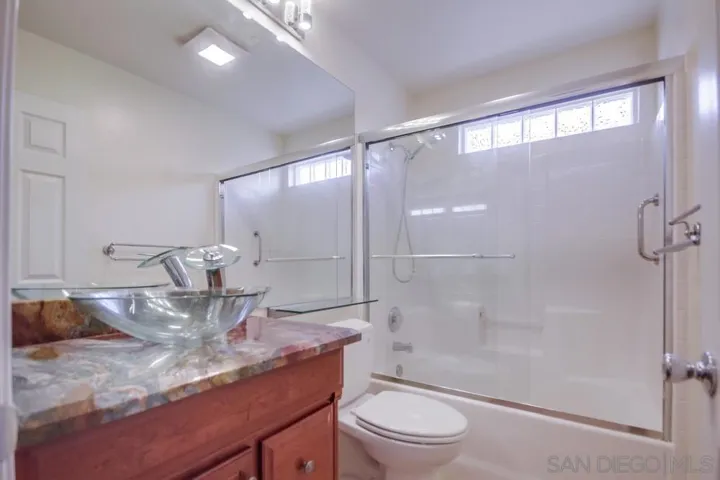 2703 Lobelia, Alpine, California 91901