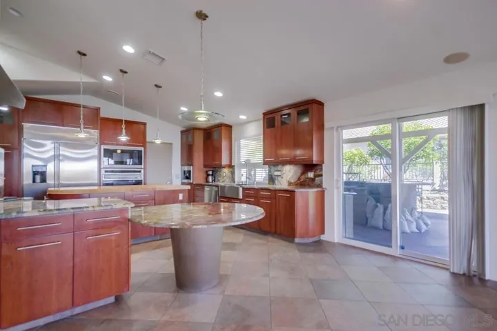 2703 Lobelia, Alpine, California 91901
