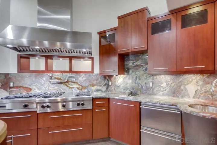 2703 Lobelia, Alpine, California 91901