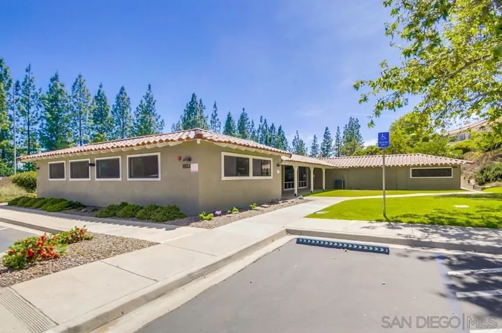 2703 Lobelia, Alpine, California 91901
