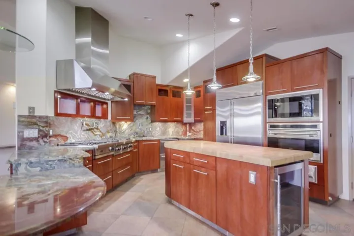 2703 Lobelia, Alpine, California 91901