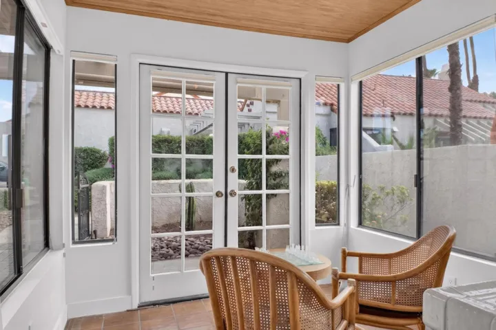 Breakfast nook