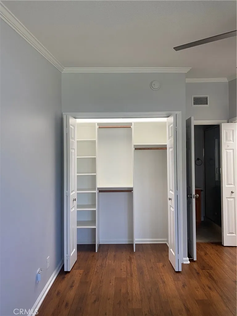 CALIFORNIA CLOSETS