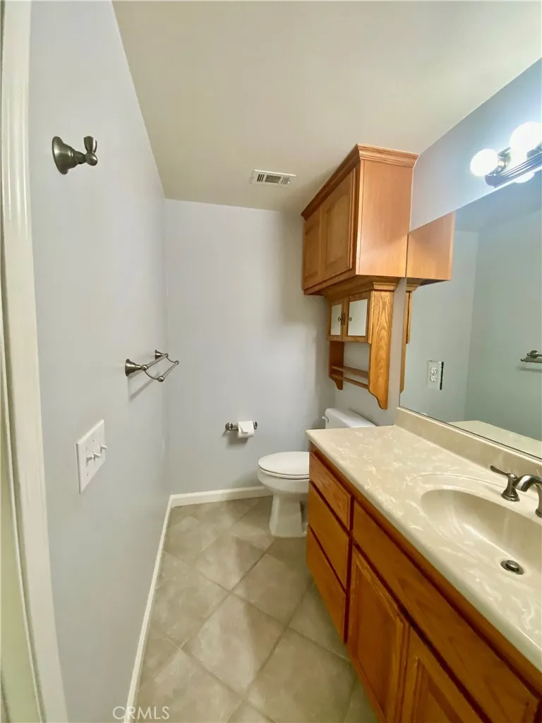 ENSUITE OFF THE MAIN BEDROOM