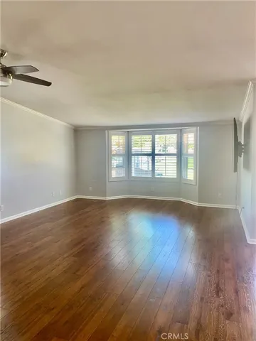 LIVING ROOM W/ BAY WINDOW