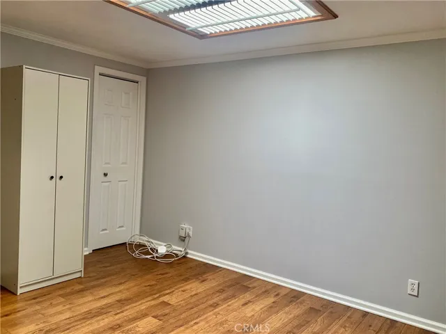 OFFICE /DEN