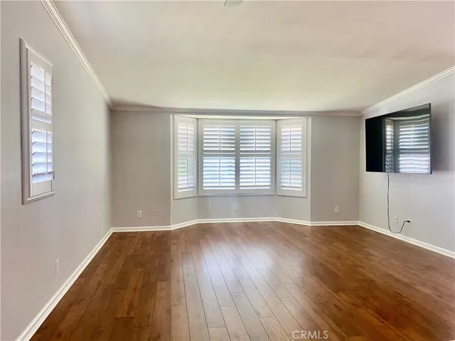 LIVING ROOM WITH TV INCLUDED