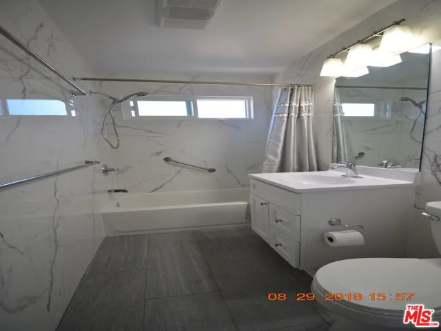 Upstairs Full Bath