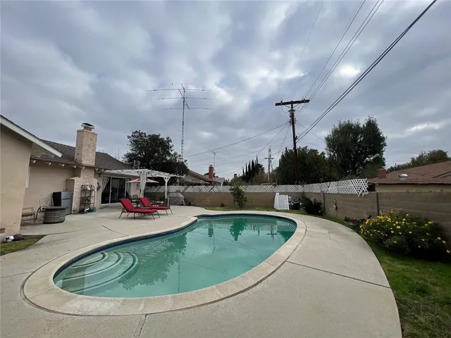 19030 Community, Los Angeles, California 91324