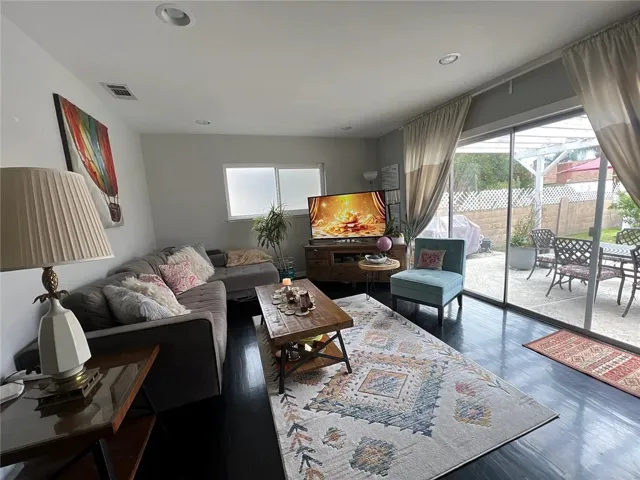 19030 Community, Los Angeles, California 91324