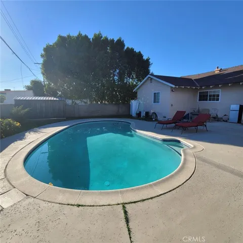 19030 Community, Los Angeles, California 91324