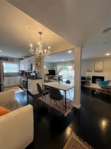 19030 Community, Los Angeles, California 91324