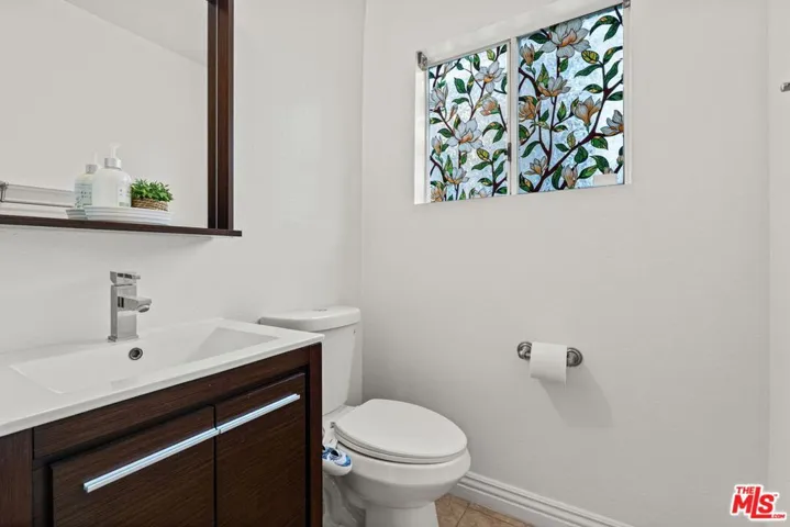 11907 Darlington Avenue 101, Los Angeles, California 90049