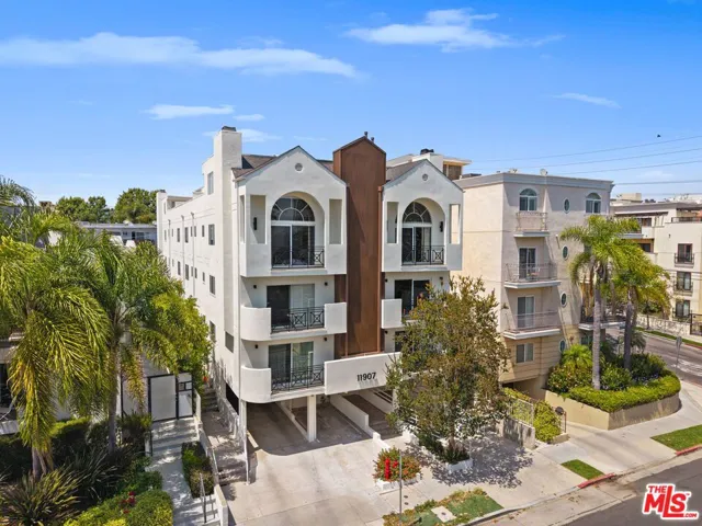 11907 Darlington Avenue 101, Los Angeles, California 90049