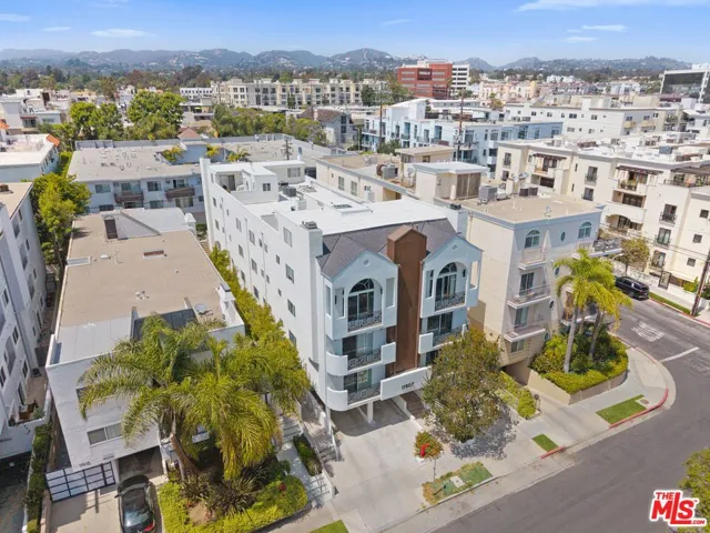 11907 Darlington Avenue 101, Los Angeles, California 90049