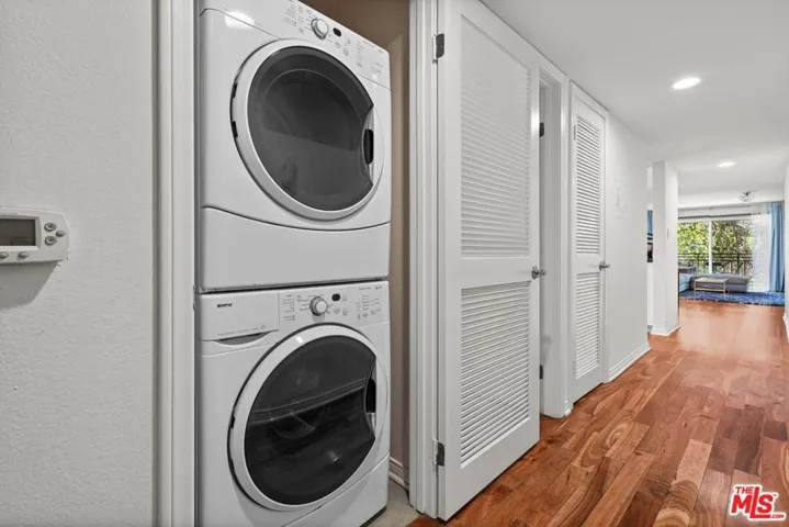 11907 Darlington Avenue 101, Los Angeles, California 90049