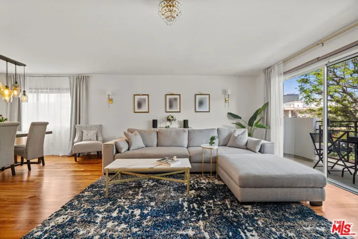 11907 Darlington Avenue 101, Los Angeles, California 90049