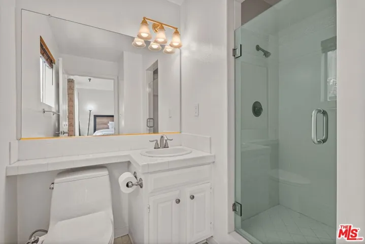 11907 Darlington Avenue 101, Los Angeles, California 90049