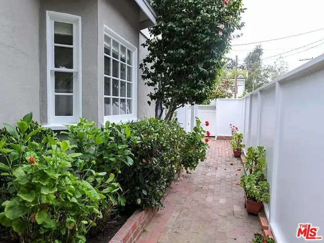 1322 N Beverly Glen Boulevard, Los Angeles, California 90077