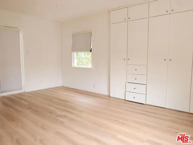 1322 N Beverly Glen Boulevard, Los Angeles, California 90077