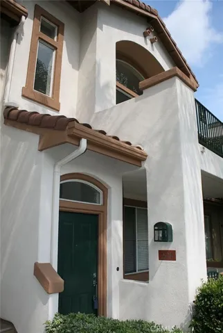 1306 Solvay Aisle, Irvine, California 92606