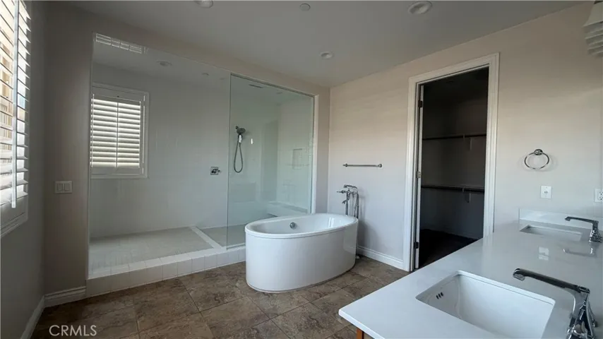 61 Dunmore, Irvine, California 92620