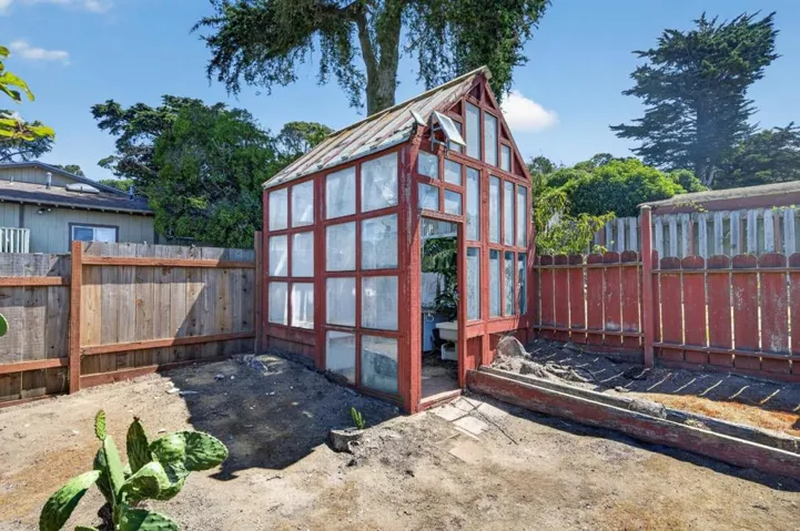 335 Monterey Road, Pacifica, California 94044
