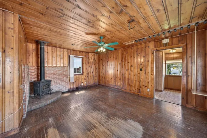 335 Monterey Road, Pacifica, California 94044