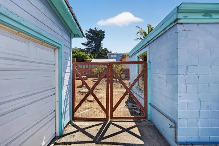 335 Monterey Road, Pacifica, California 94044