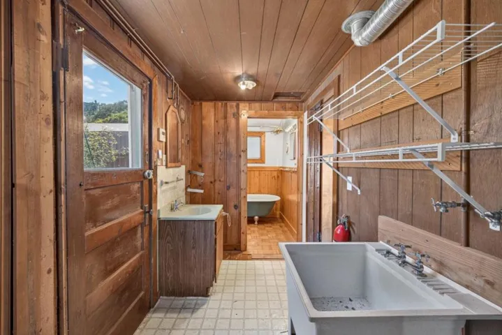 335 Monterey Road, Pacifica, California 94044