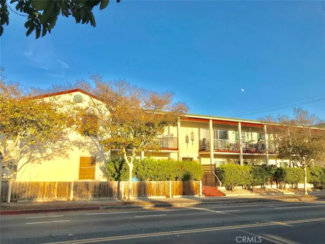 2300 Oak Street, Santa Monica, California 90405