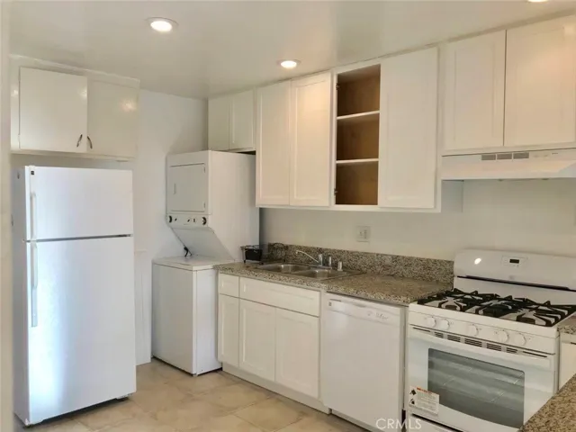 2300 Oak Street, Santa Monica, California 90405