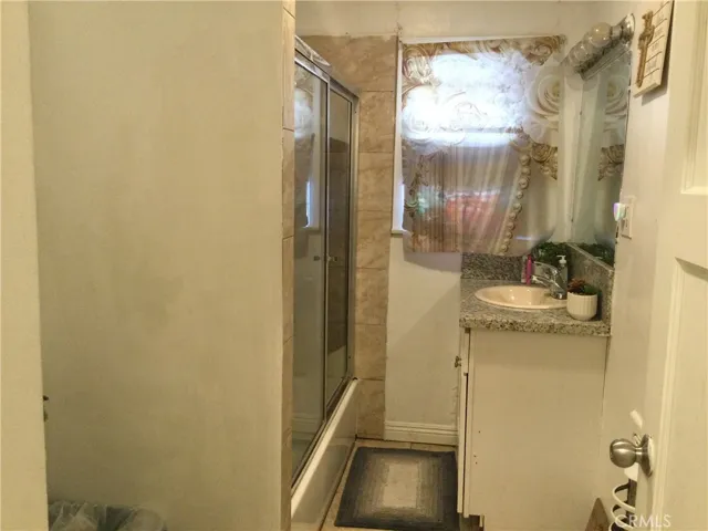 Main house - Bath #2