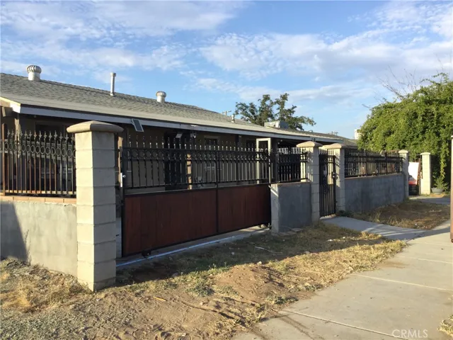332 W 11th, Perris, California 92570