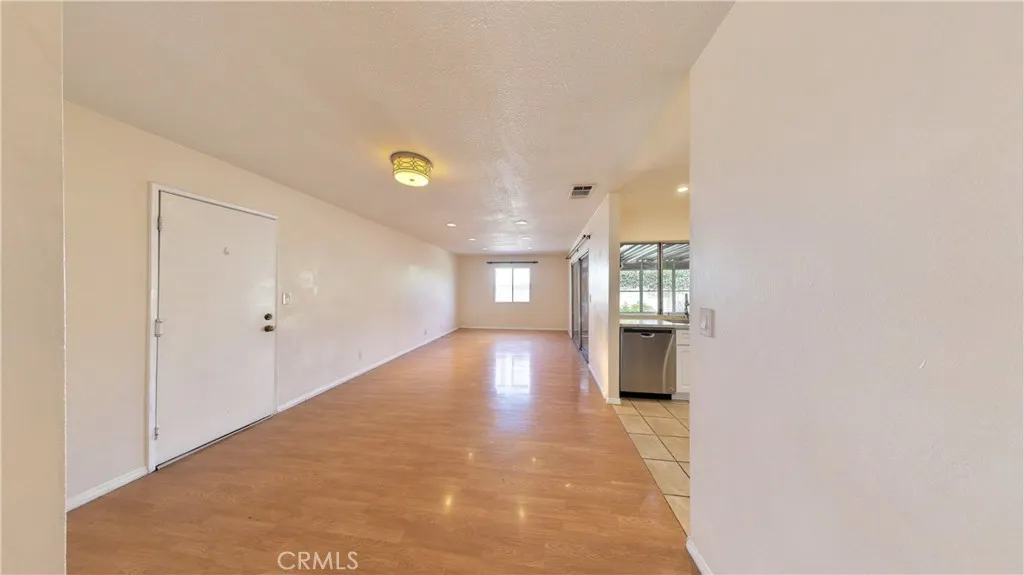 Photos may include virtual staging and / or alternation for visualization purposes.