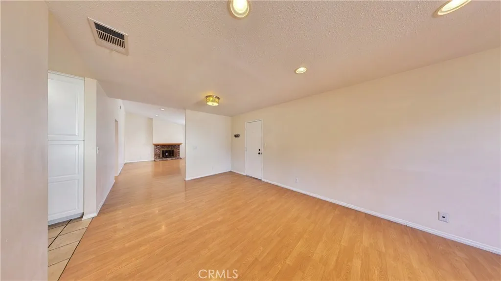 Photos may include virtual staging and / or alternation for visualization purposes.