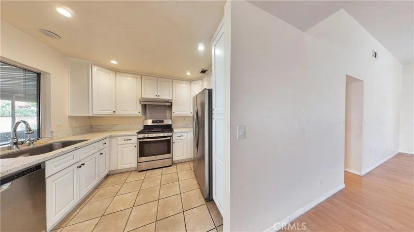 Photos may include virtual staging and / or alternation for visualization purposes.