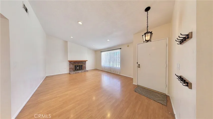 Photos may include virtual staging and / or alternation for visualization purposes.