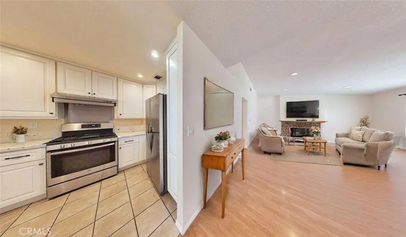 Photos may include virtual staging and / or alternation for visualization purposes.