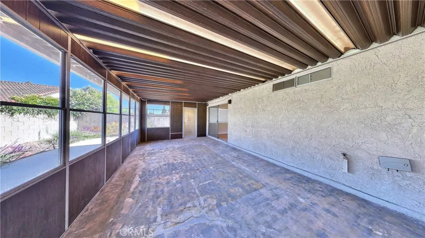 Photos may include virtual staging and / or alternation for visualization purposes.
