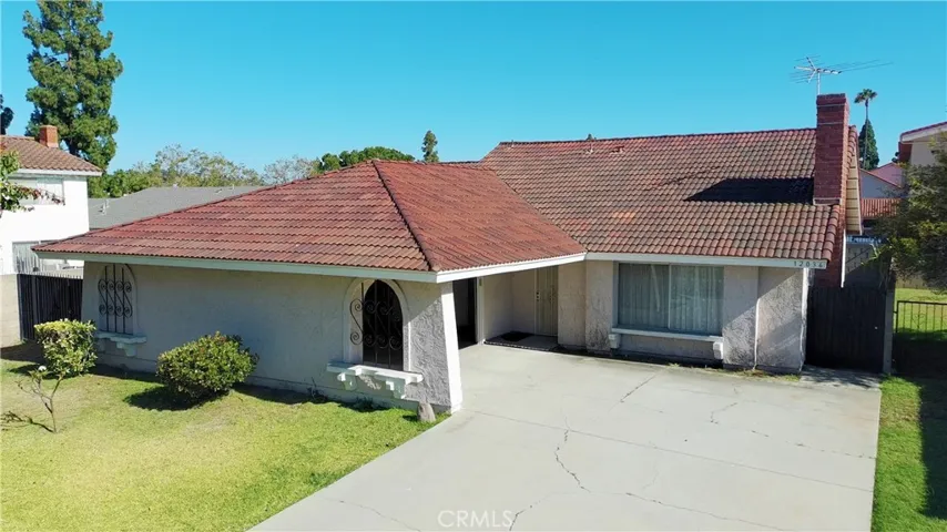 Photos may include virtual staging and / or alternation for visualization purposes.