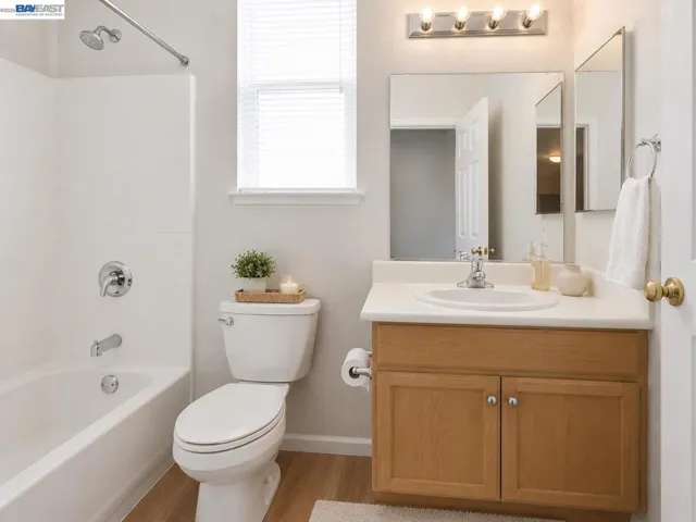downstairs full bathroom